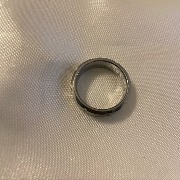 BENCHMARK Mens Size 8, 7MM Brushed Tungsten Wedding Band with Vertical Groove. - Picture 8 of 12